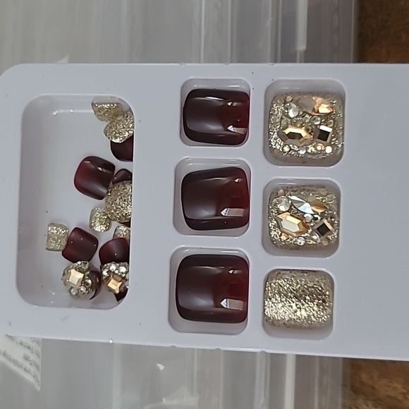 2/$16 3D Rhinestone & Glitter Press on Toenails - Picture 11 of 12